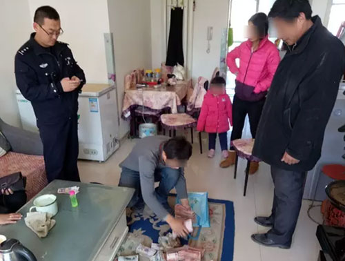 17萬當垃圾丟掉：驚慌失措！全家上陣翻找垃圾桶