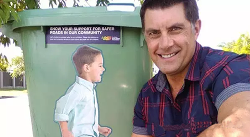 行車安全出奇招：垃圾桶上貼安全標識，提醒司機‘不要超速’