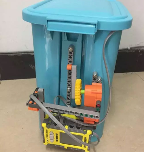 智能果殼箱，智慧出紙機(jī)……孩子們讓生活更智能！